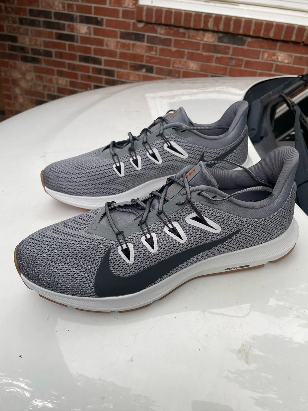 New Nike Quest 2 Smoke Grey Gum Running Shoes Size 10.5 Men’s